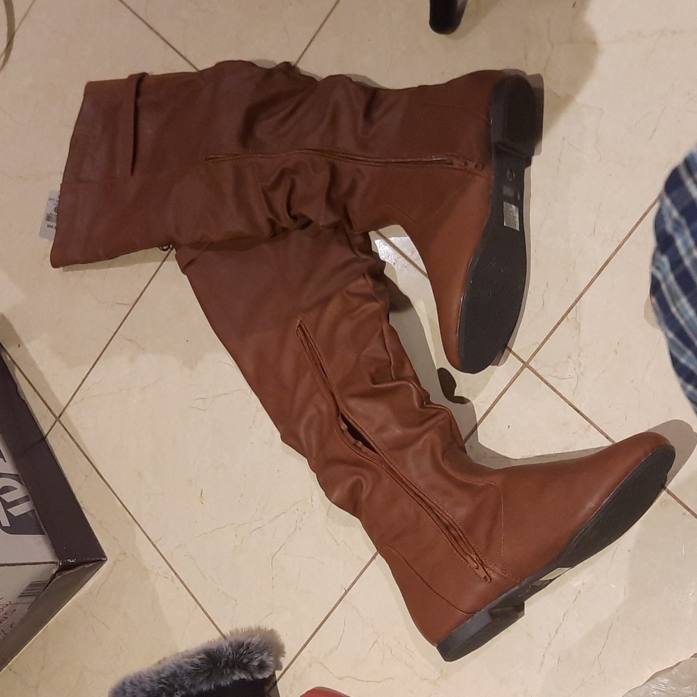 NWT FAUX LEATHER SEXXXY KNEE HIGH BOOTS SIZE 8